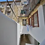 Pyrotima شقة
