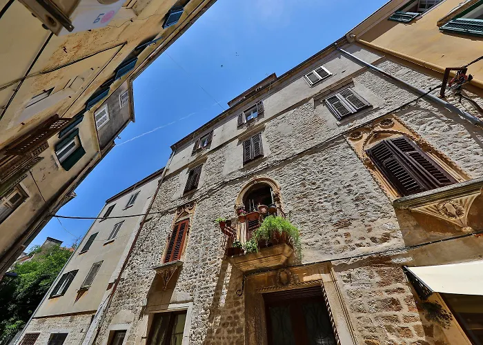 Pyrotima Lejlighed *